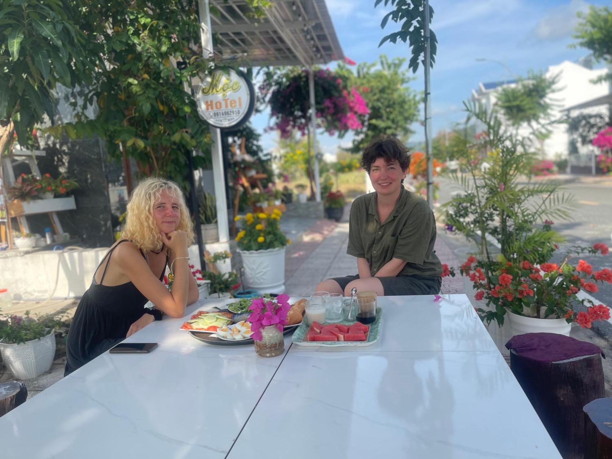 Moc Homestay- Near Bai Dai Beach Cam Lam Екстериор снимка