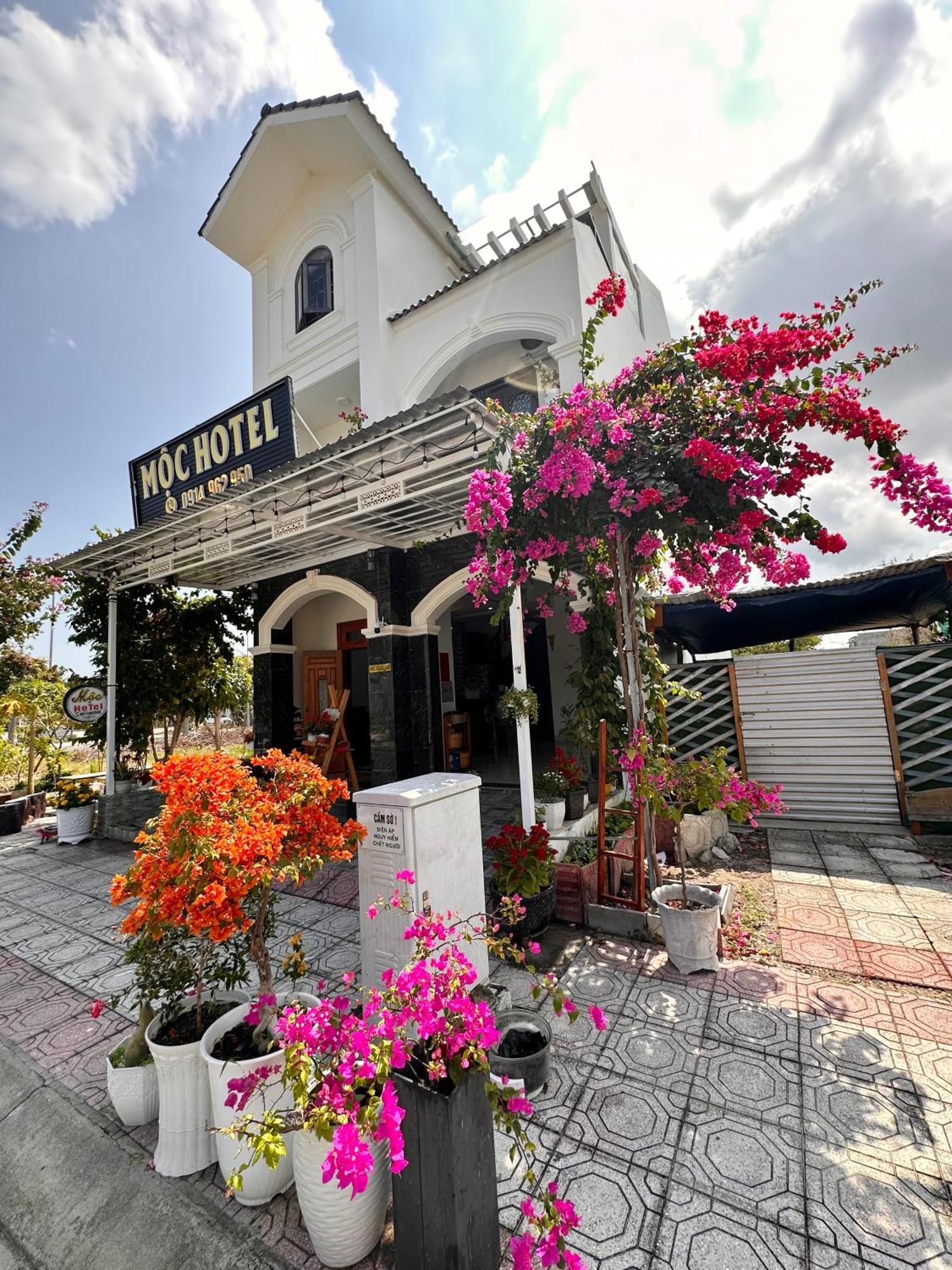 Moc Homestay- Near Bai Dai Beach Cam Lam Екстериор снимка